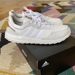 Adidas retro run color chalk size 8